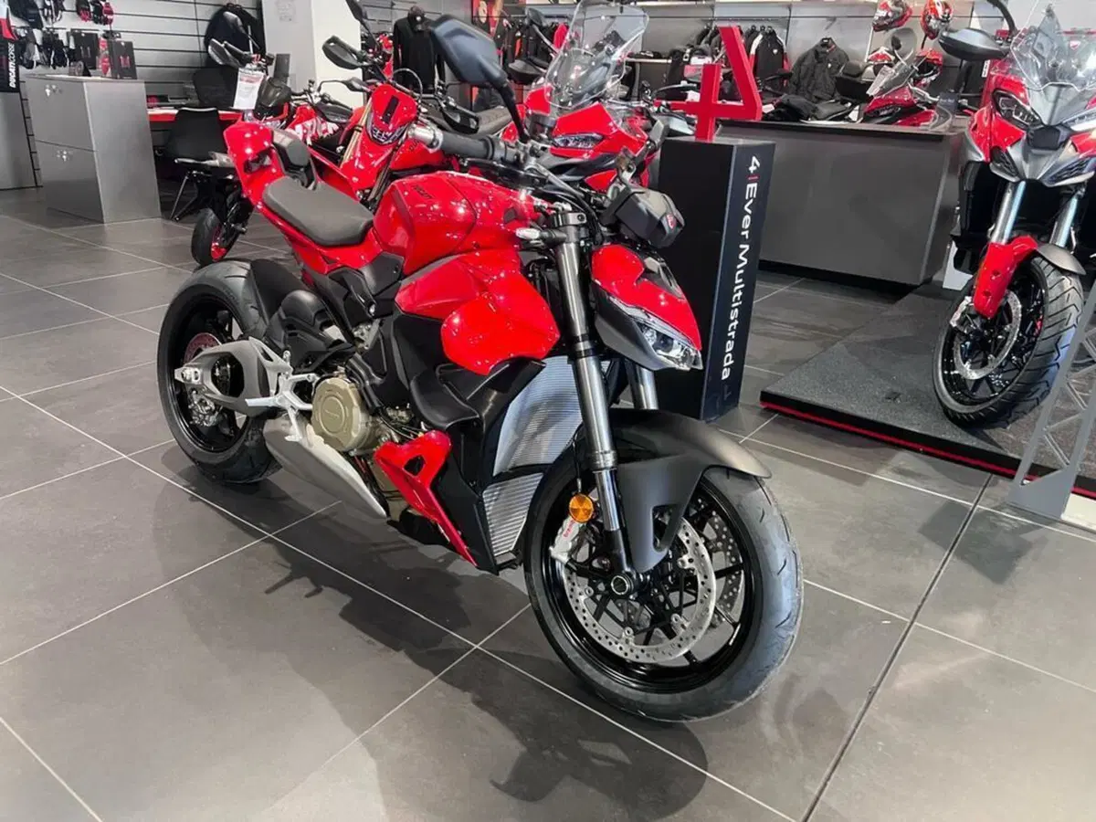 Ducati Streetfighter V4 1100 (2021 - 22) (2)