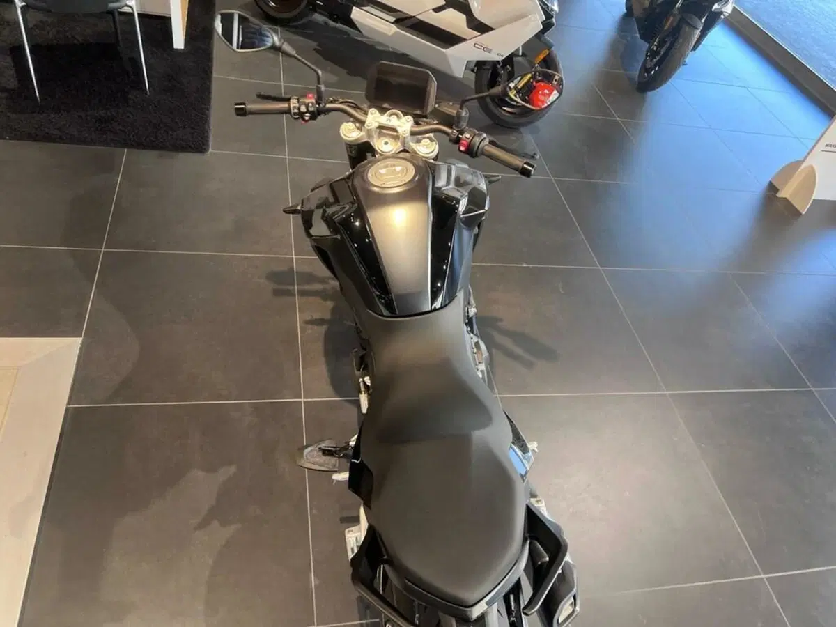 Bmw F 900 R (2025 - 27) (7)