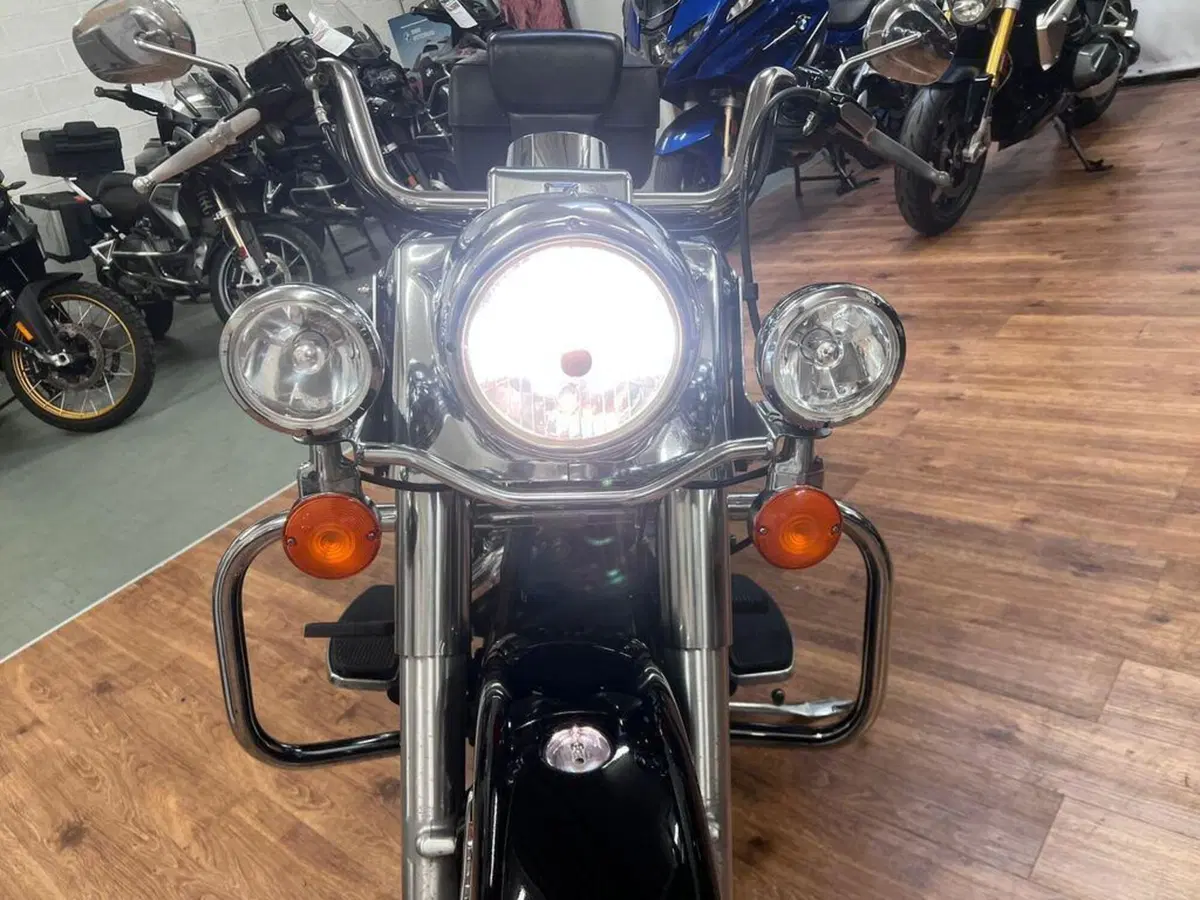 Harley-Davidson 1584 Road King Classic (2007 - 10) - FLHRC (8)