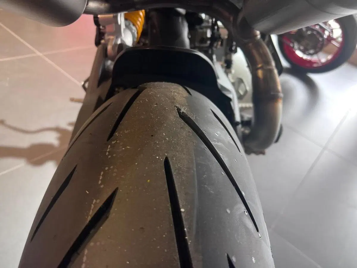 Ducati Streetfighter V2 S (2025 - 26) (12)