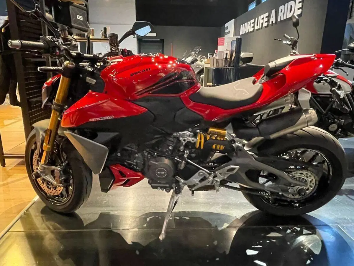Ducati Streetfighter V2 S (2025 - 26) (8)