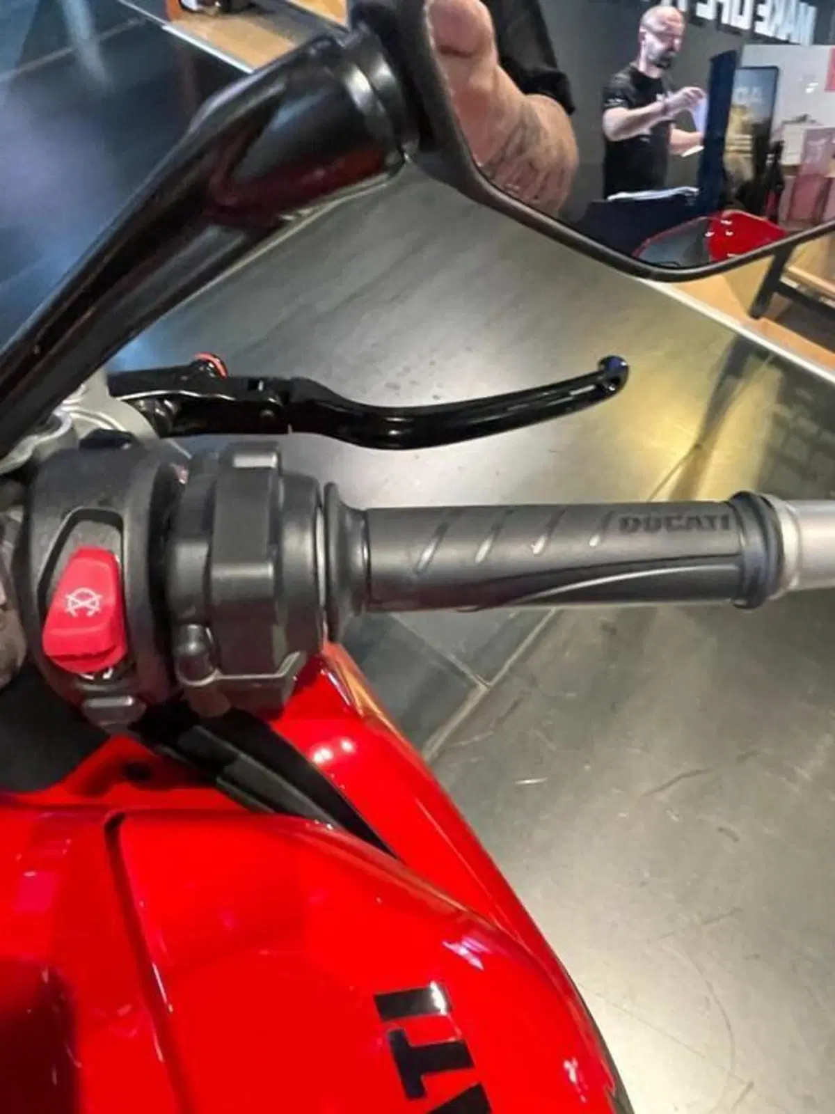 Ducati Streetfighter V2 S (2025 - 26) (2)