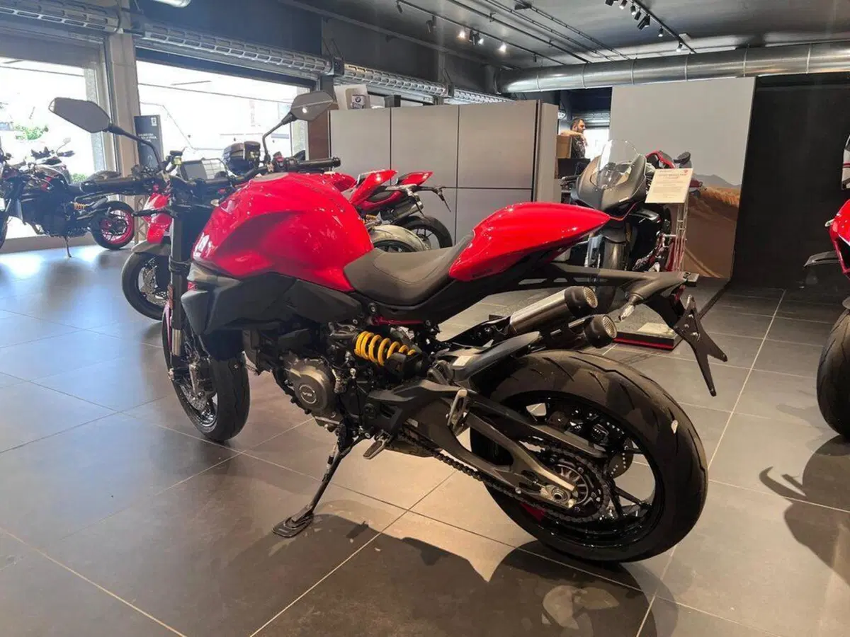 Ducati Monster 890 (2026) (5)