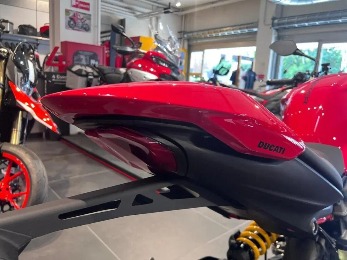 Ducati Monster 890 (2026) (13)