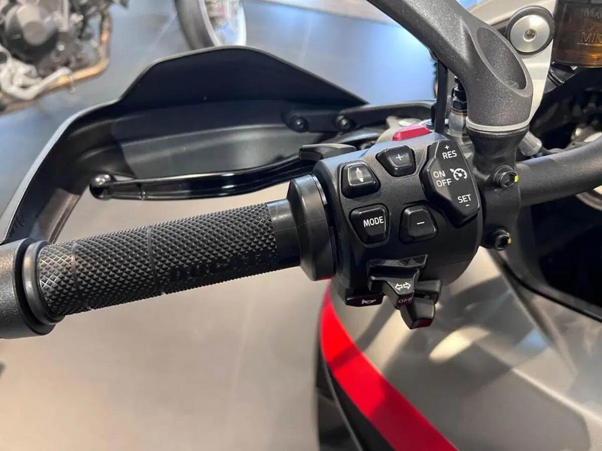 Ducati Multistrada V4 S (2021 - 24) (11)