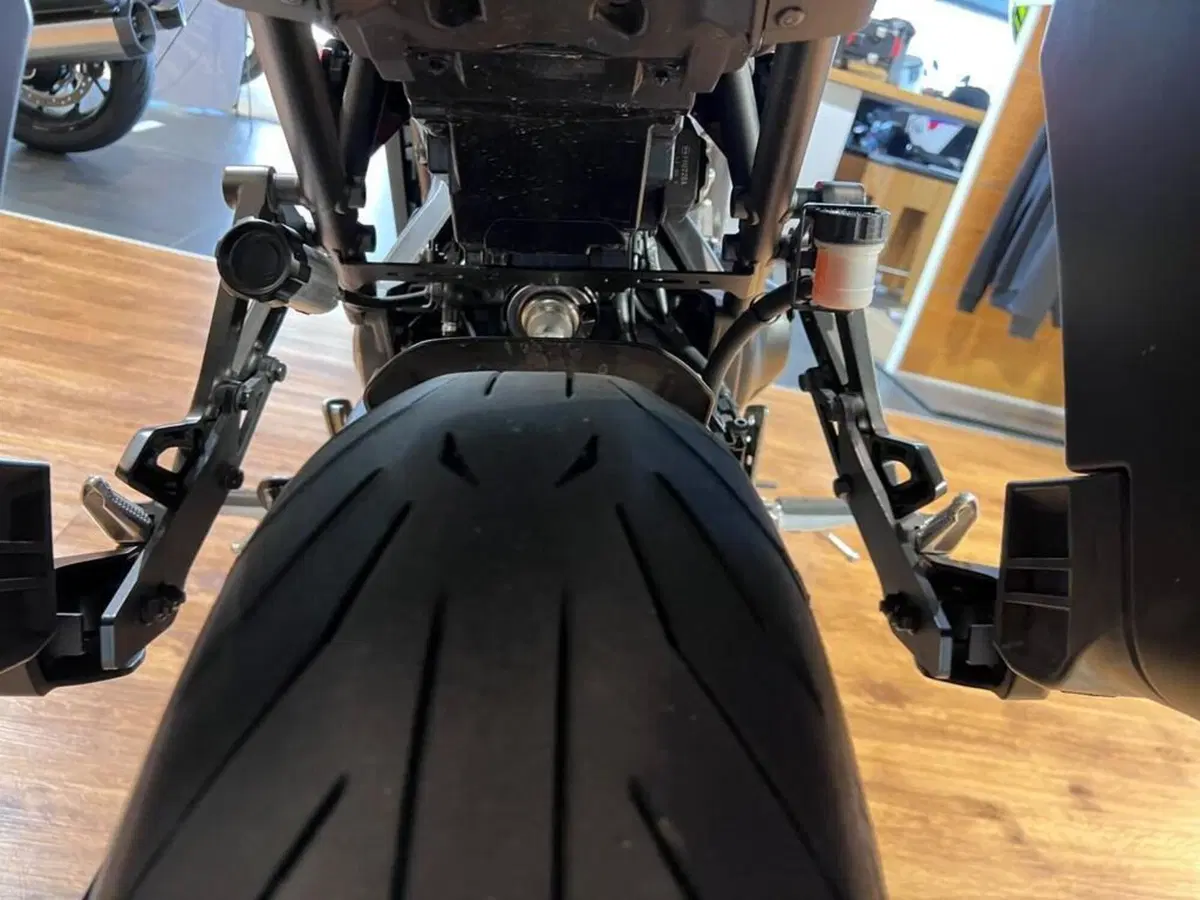 Yamaha MT-09 (2021 - 23) (14)