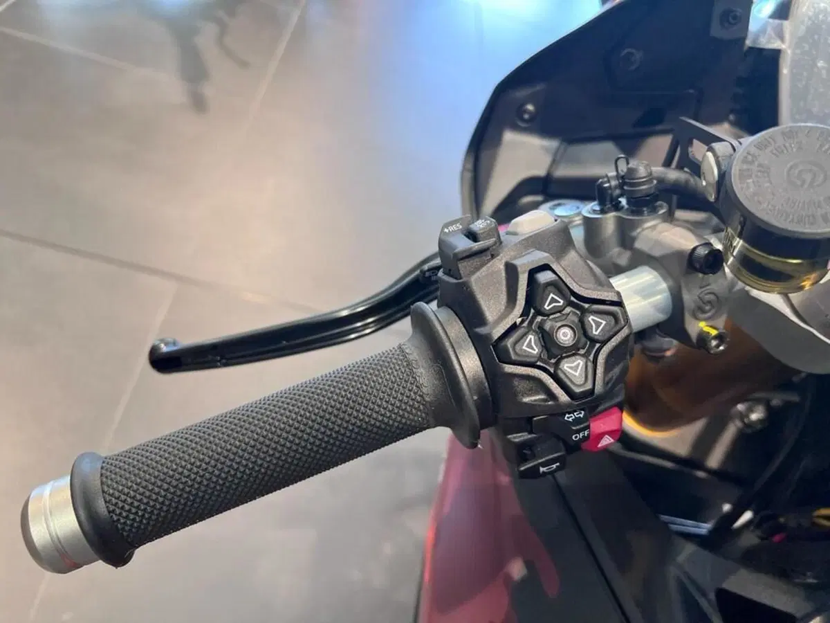 Ducati Panigale V2 FB63 (2026) (11)