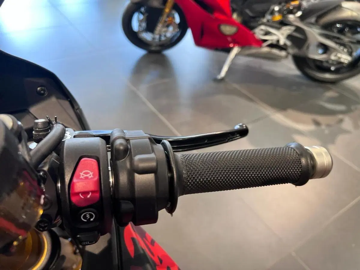 Ducati Panigale V2 FB63 (2026) (12)
