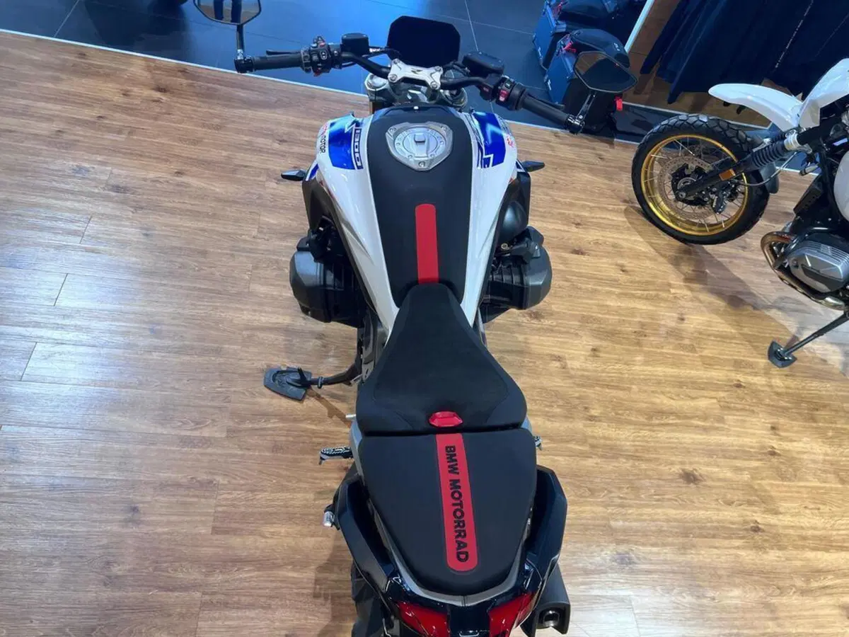 Bmw R 1300 R (2026 - 27) (7)