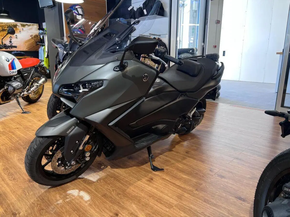 Yamaha T-Max 560 (2025 - 26) (4)