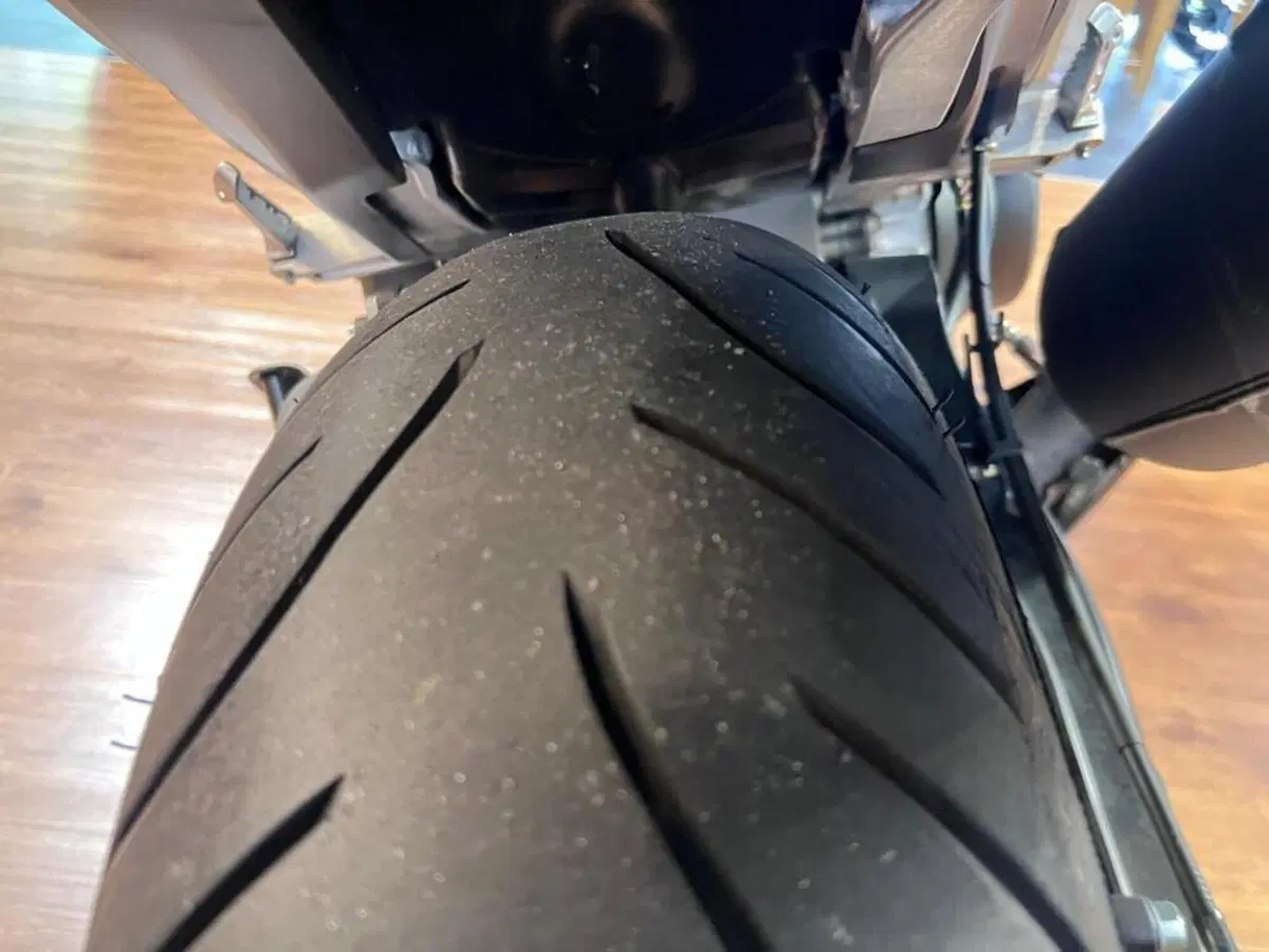 Yamaha T-Max 560 (2025 - 26) (14)