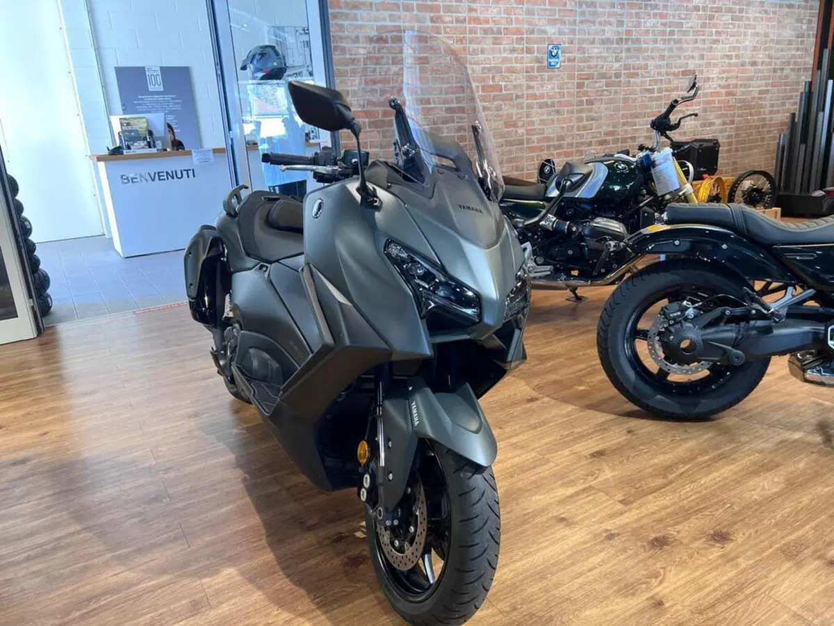 Yamaha T-Max 560 (2025 - 26) (3)