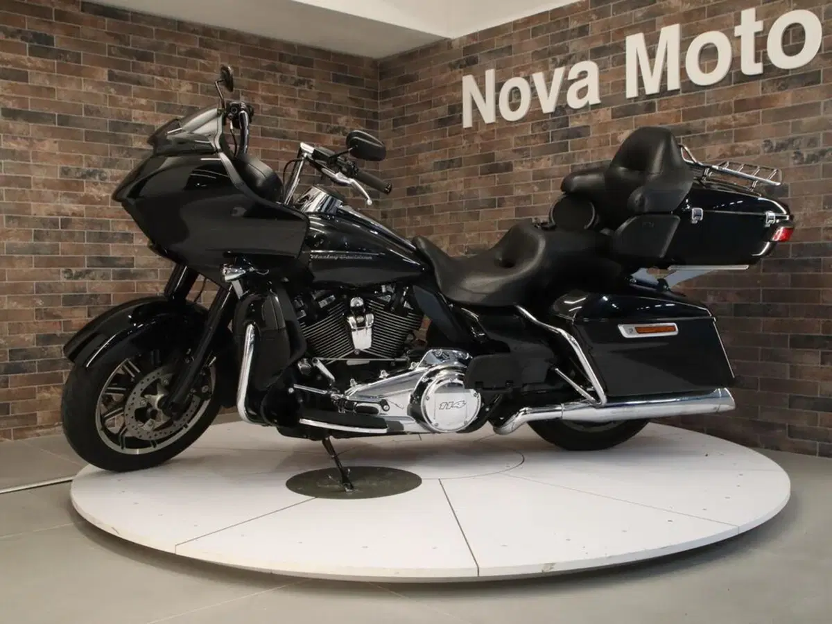 Harley-Davidson 114 Road Glide Ultra (2019) - FLTRXU