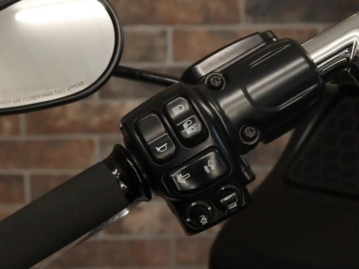 Harley-Davidson 114 Road Glide Ultra (2019) - FLTRXU (15)
