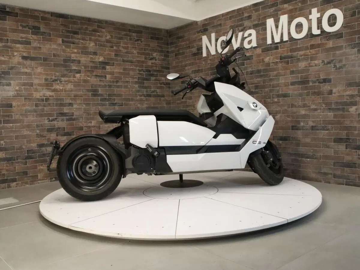 Bmw CE 04 (2021 - 25) (8)
