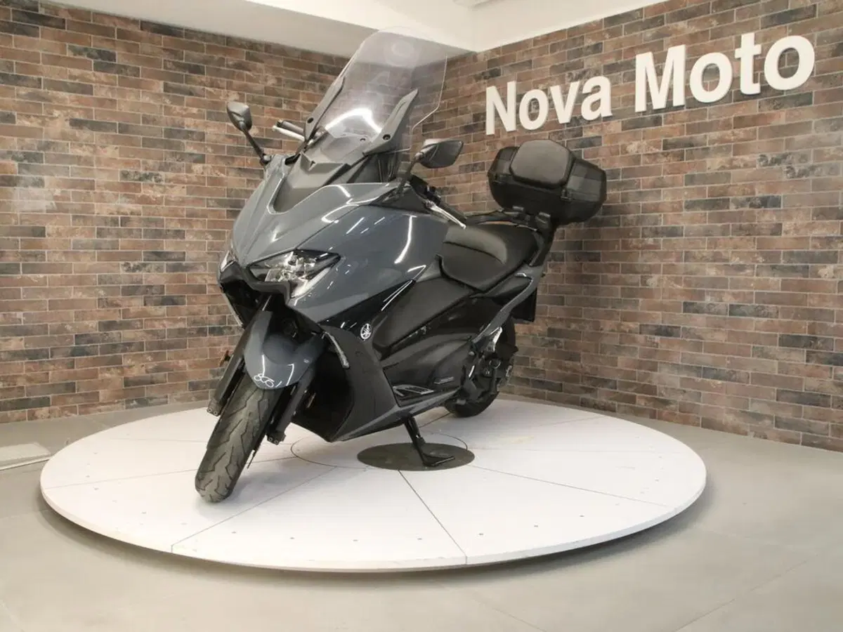 Yamaha T-Max 560 Tech Max (2021) (3)