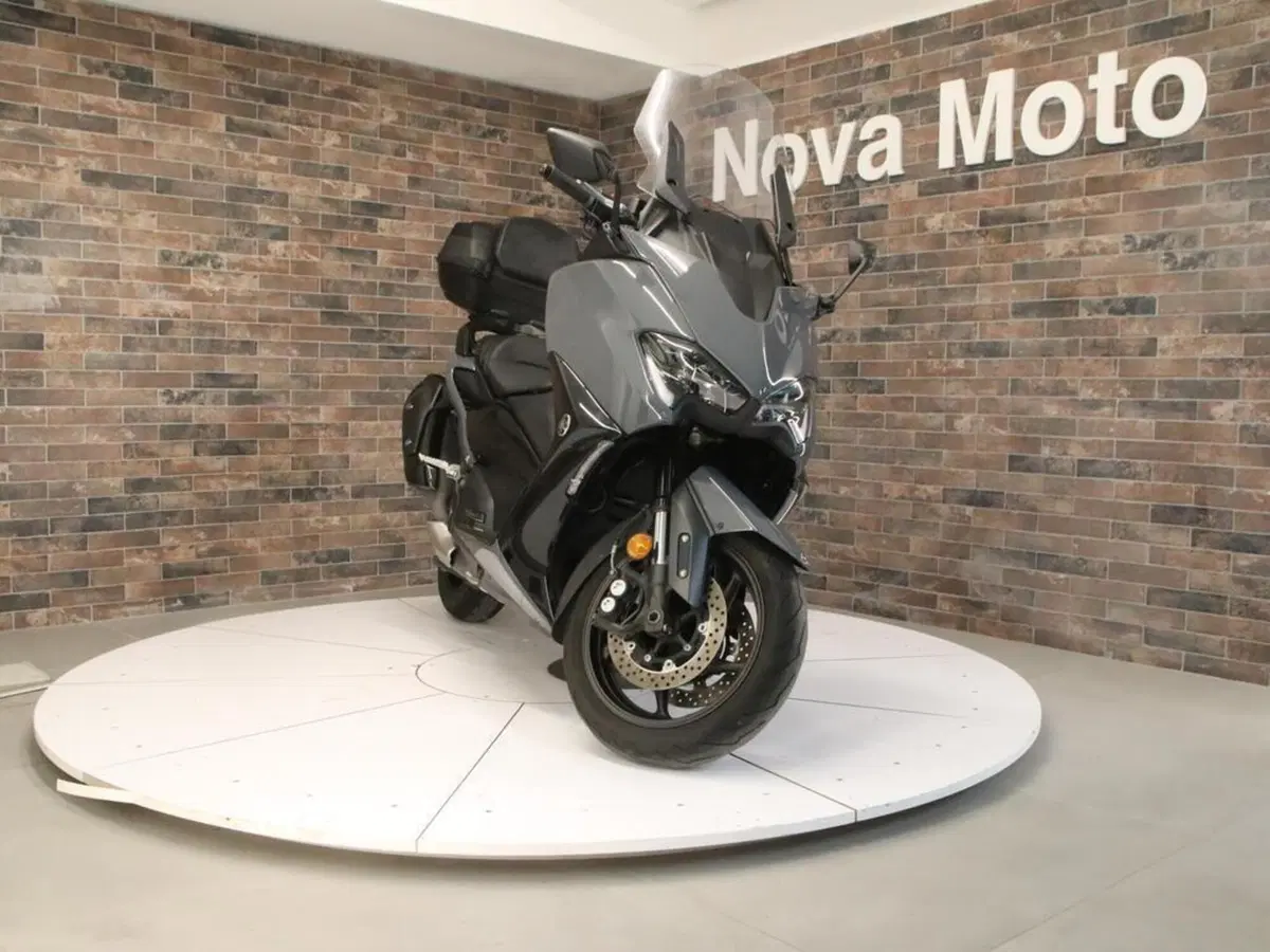 Yamaha T-Max 560 Tech Max (2021) (5)