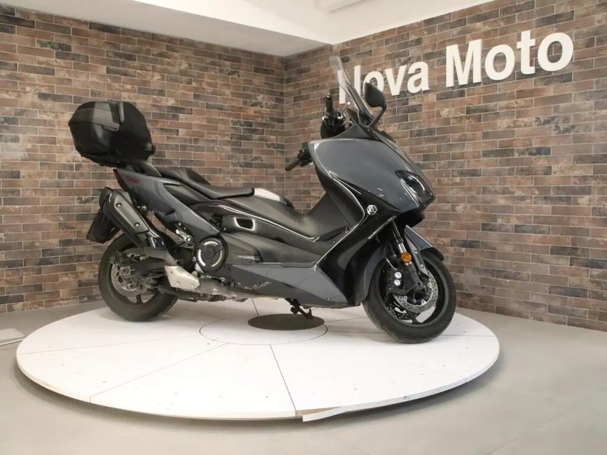 Yamaha T-Max 560 Tech Max (2021) (7)