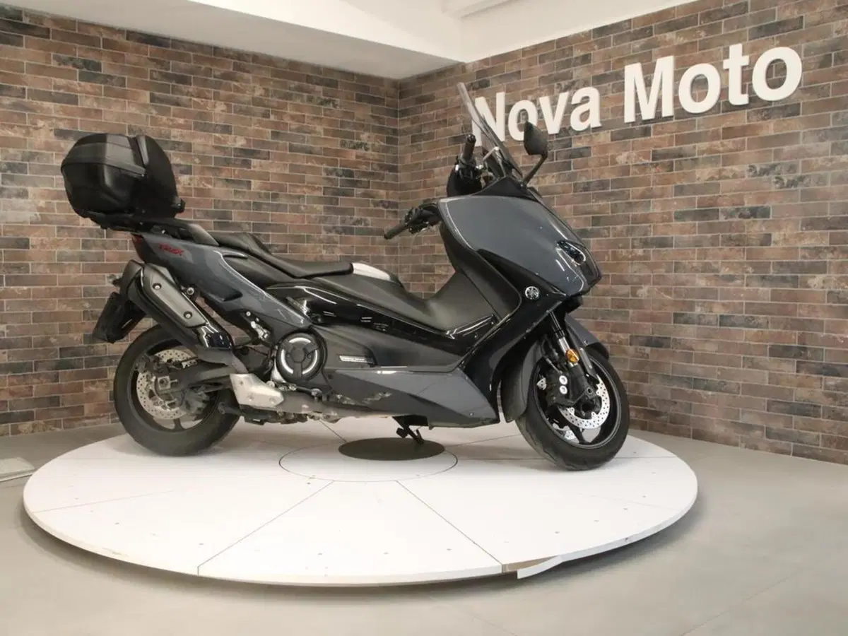 Yamaha T-Max 560 Tech Max (2021) (8)