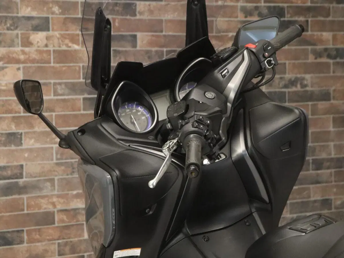 Yamaha T-Max 560 Tech Max (2021) (10)