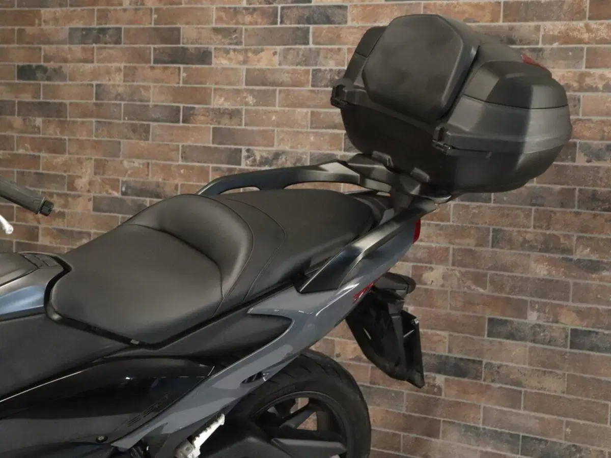 Yamaha T-Max 560 Tech Max (2021) (11)