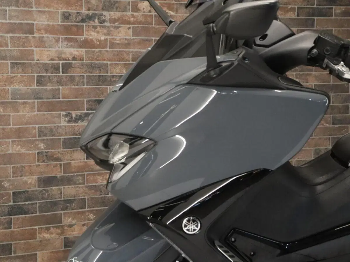 Yamaha T-Max 560 Tech Max (2021) (12)