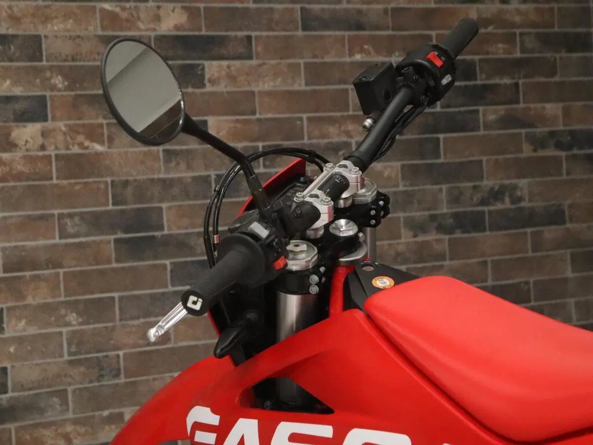 GASGAS ES 700 (2022 - 26) (9)