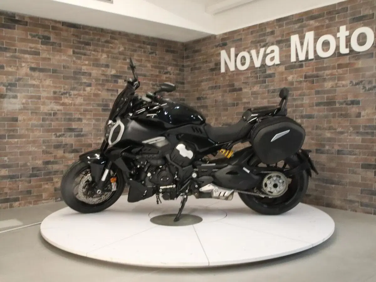 Ducati Diavel V4 (2023 - 26)