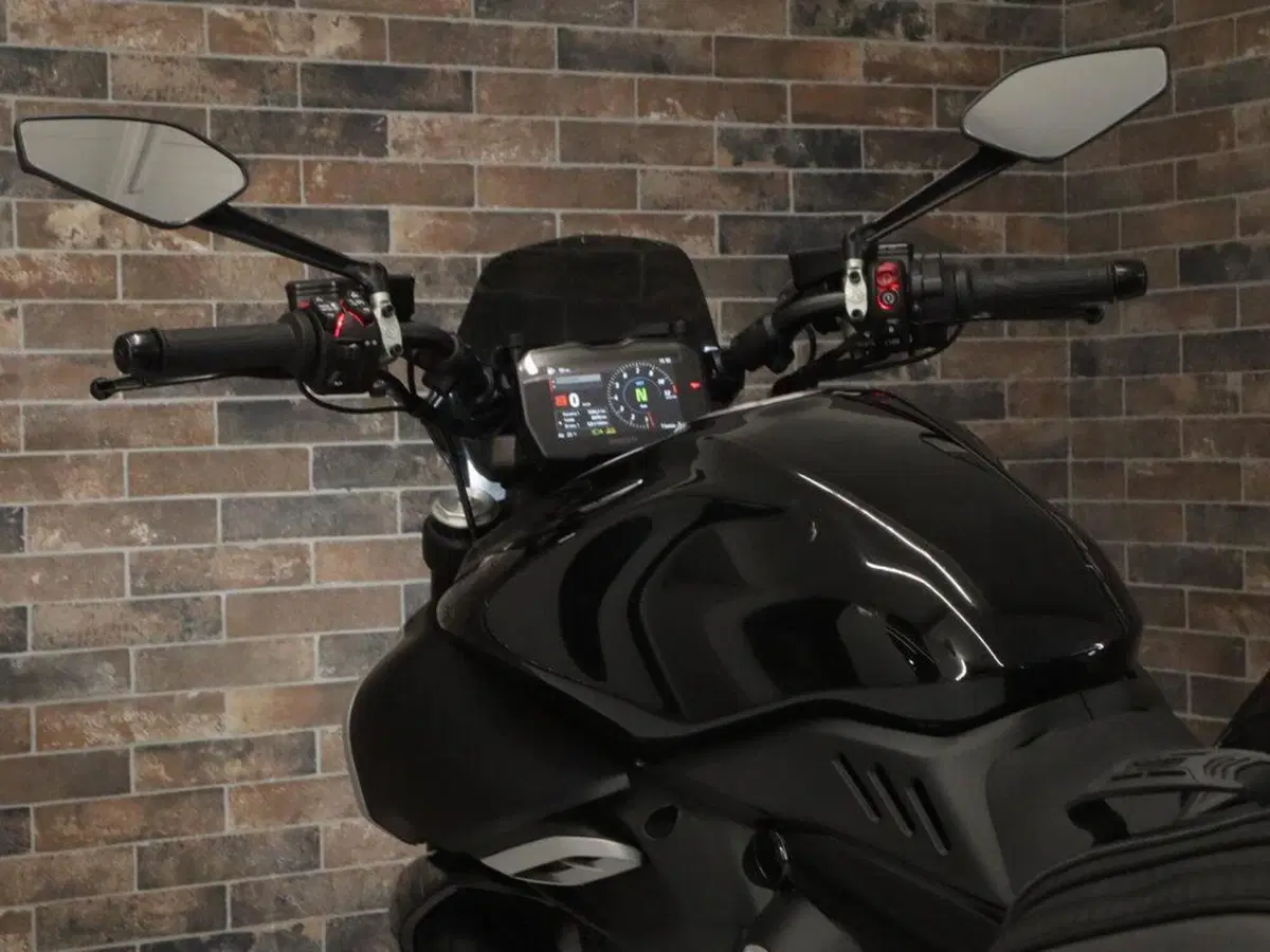 Ducati Diavel V4 (2023 - 26) (12)