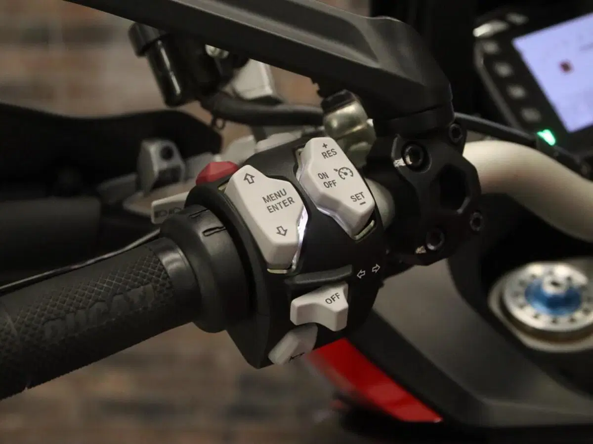 Ducati Multistrada 1200 S Pikes Peak (2016 - 17) (11)