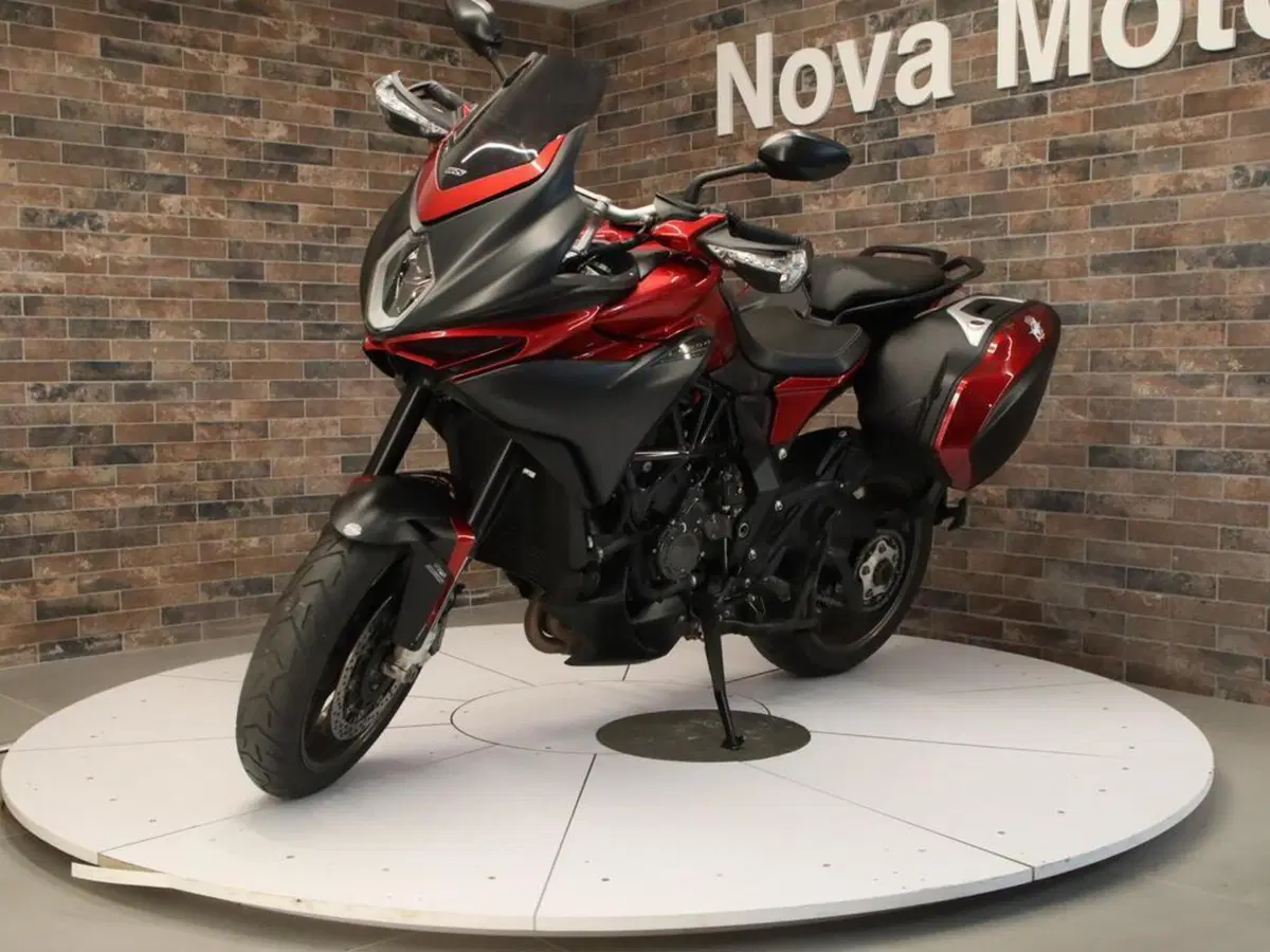 MV Agusta Turismo Veloce 800 Lusso (2021 - 23) (4)