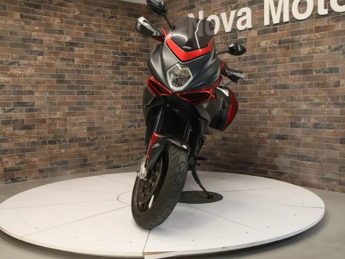 MV Agusta Turismo Veloce 800 Lusso (2021 - 23) (7)