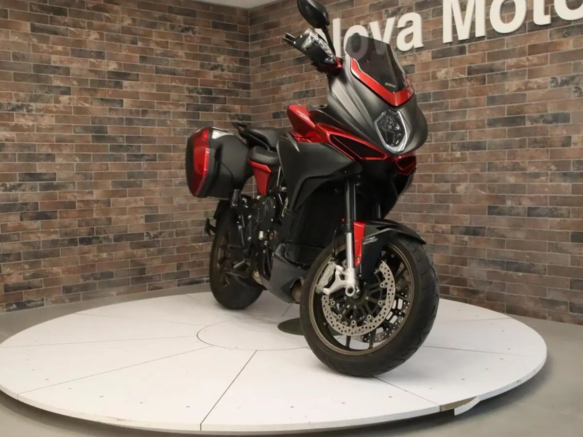 MV Agusta Turismo Veloce 800 Lusso (2021 - 23) (10)