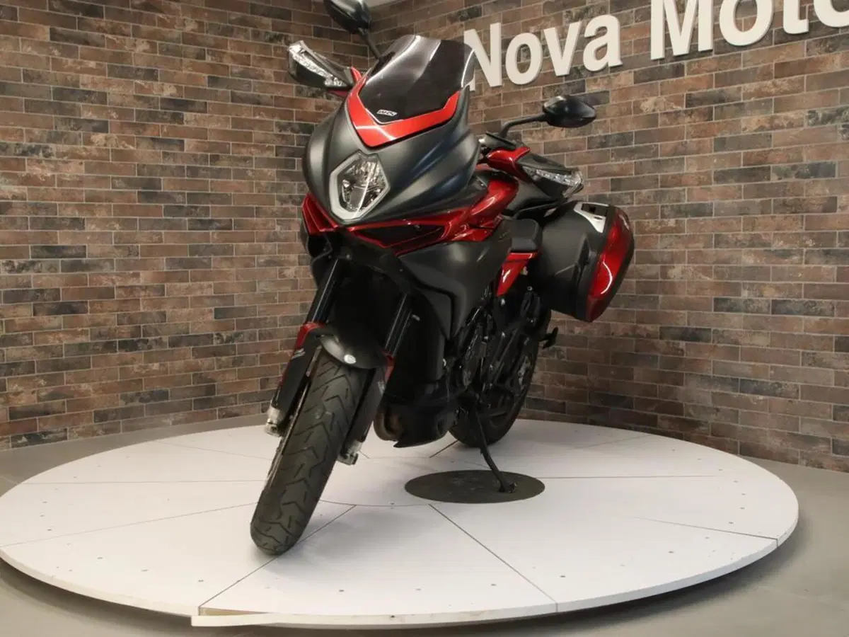 MV Agusta Turismo Veloce 800 Lusso (2021 - 23) (6)