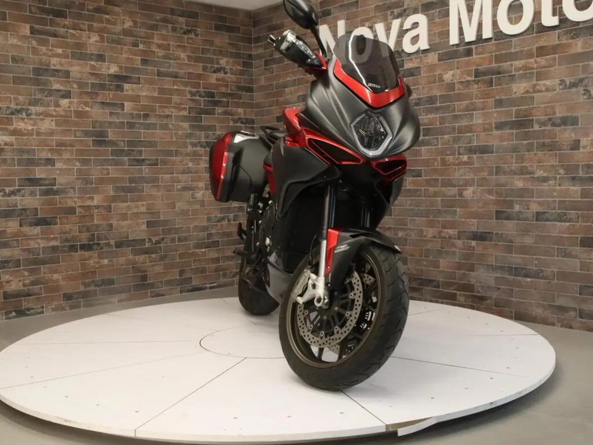 MV Agusta Turismo Veloce 800 Lusso (2021 - 23) (9)