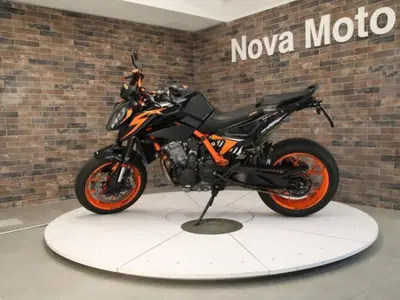 KTM 890 Duke R (2021) usata