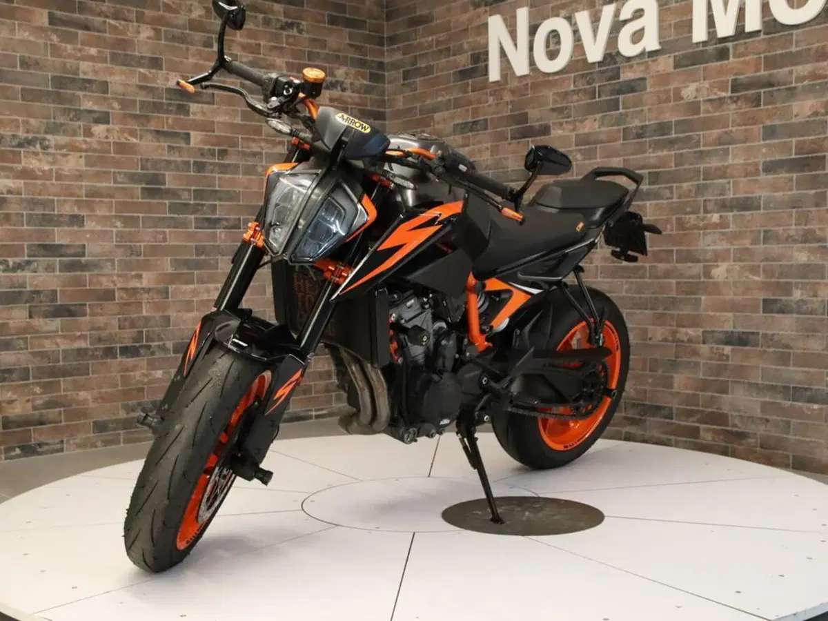KTM 890 Duke R (2021) (4)