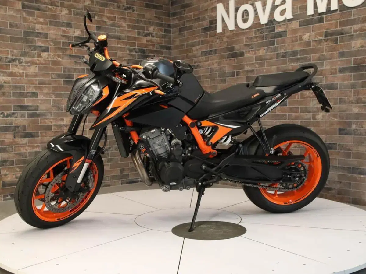 KTM 890 Duke R (2021) (3)