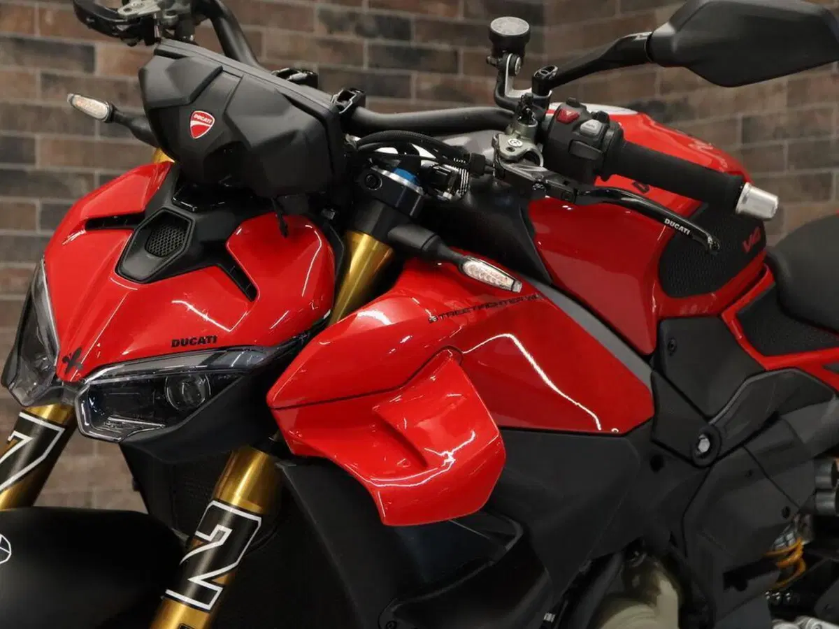 Ducati Streetfighter V4 1100 S (2021 - 22) (13)