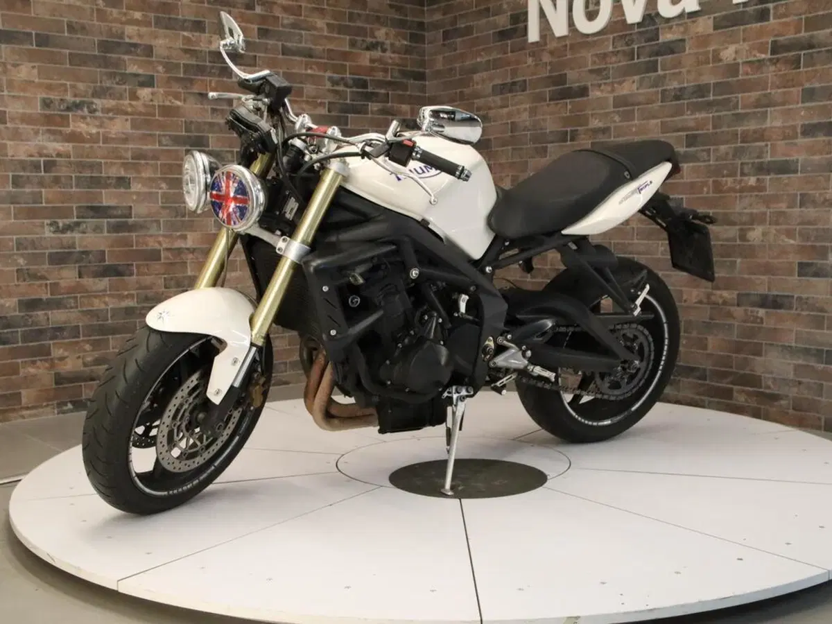 Triumph Street Triple (2007 - 12) (3)