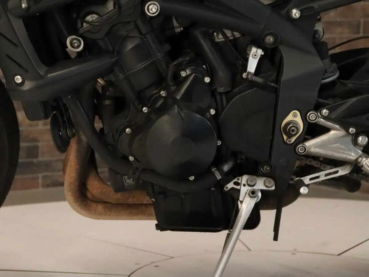 Triumph Street Triple (2007 - 12) (11)