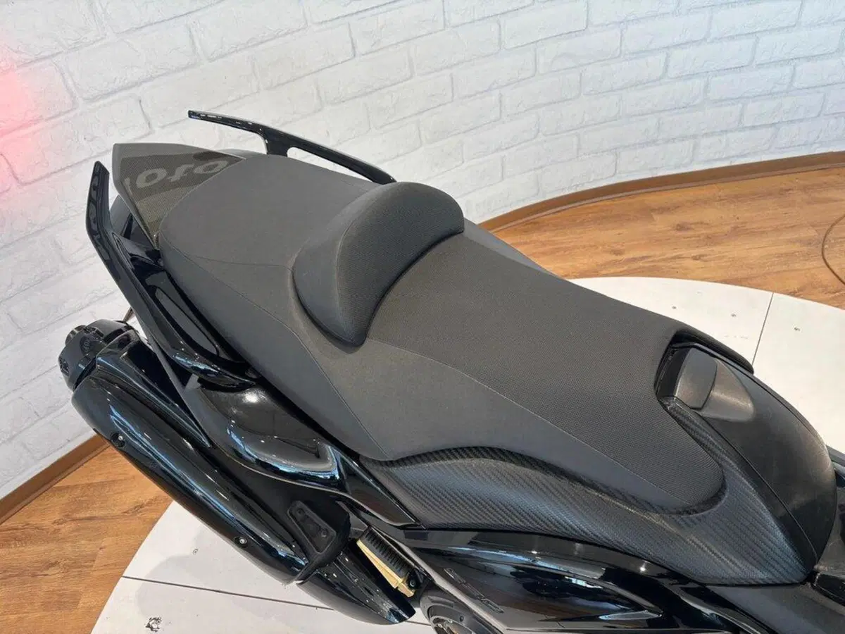 Yamaha T-Max 530 Bronze Max ABS (2014) (11)