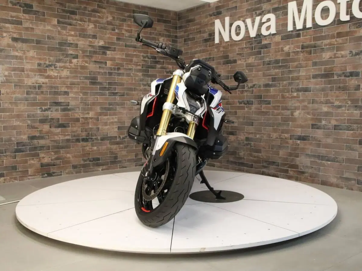 Bmw R 1300 R (2026 - 27) (4)