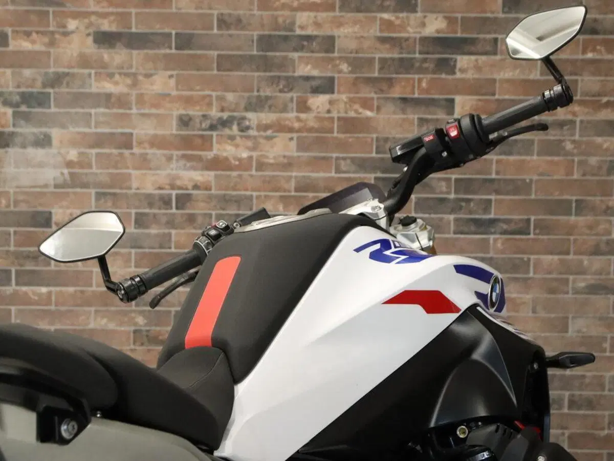 Bmw R 1300 R (2026 - 27) (8)