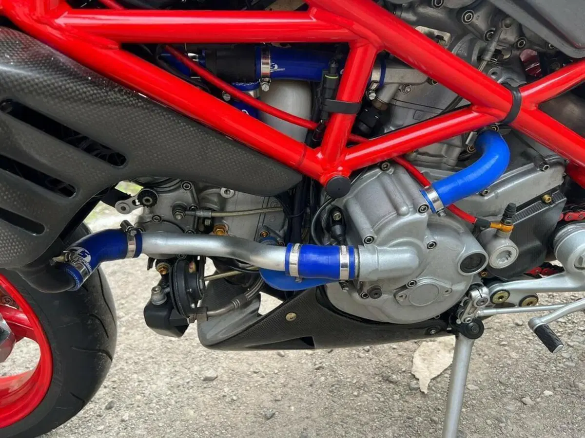 Ducati Monster 900 S4 (2001 - 02) (12)