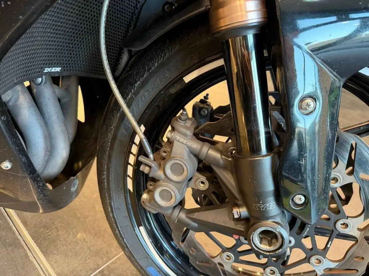 Kawasaki Ninja 1000 ZX-10R (2010 - 11) (9)