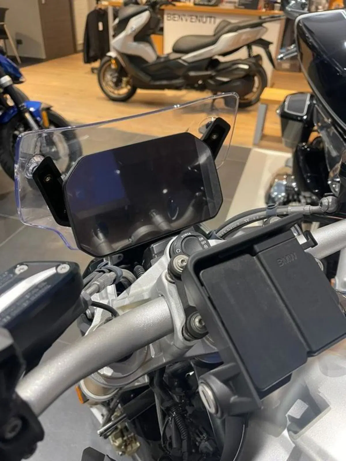 Bmw R 1250 R (2021 - 25) (4)