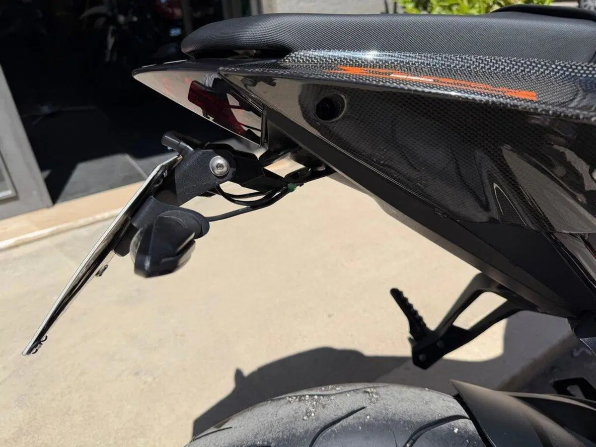 KTM 1290 Super Duke R (2019) (7)