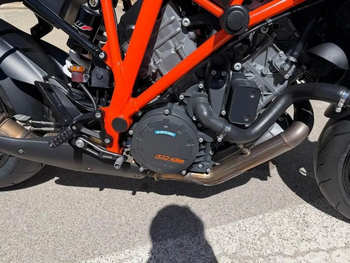 KTM 1290 Super Duke R (2019) (5)