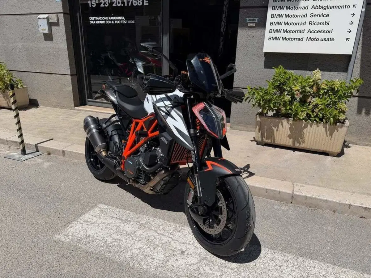 KTM 1290 Super Duke R (2019) (2)